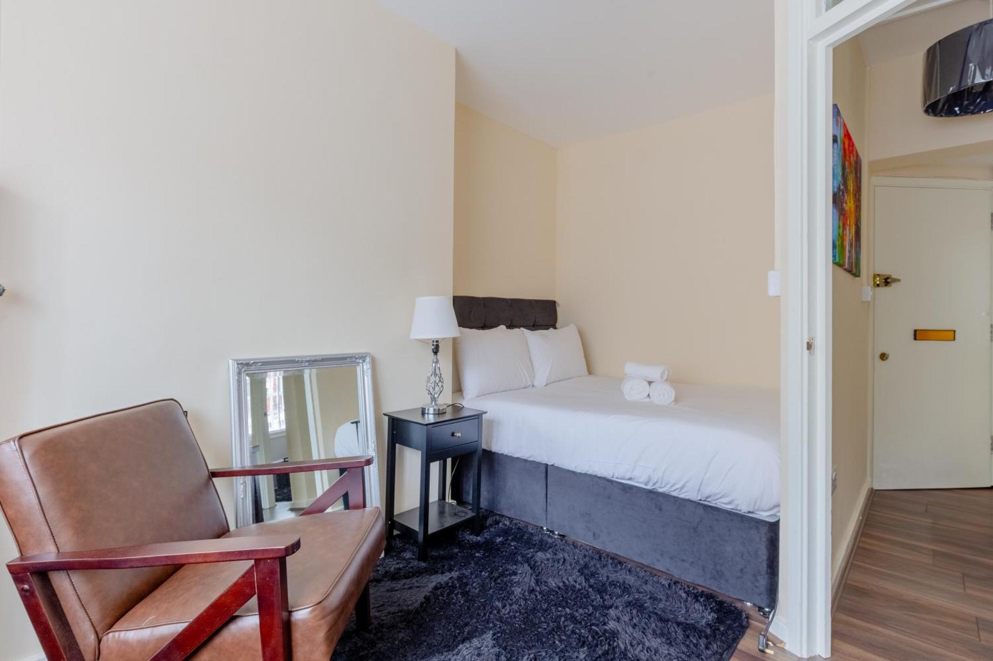 Stylish 1bd Flat Near Iconic Landmarks Apartment *